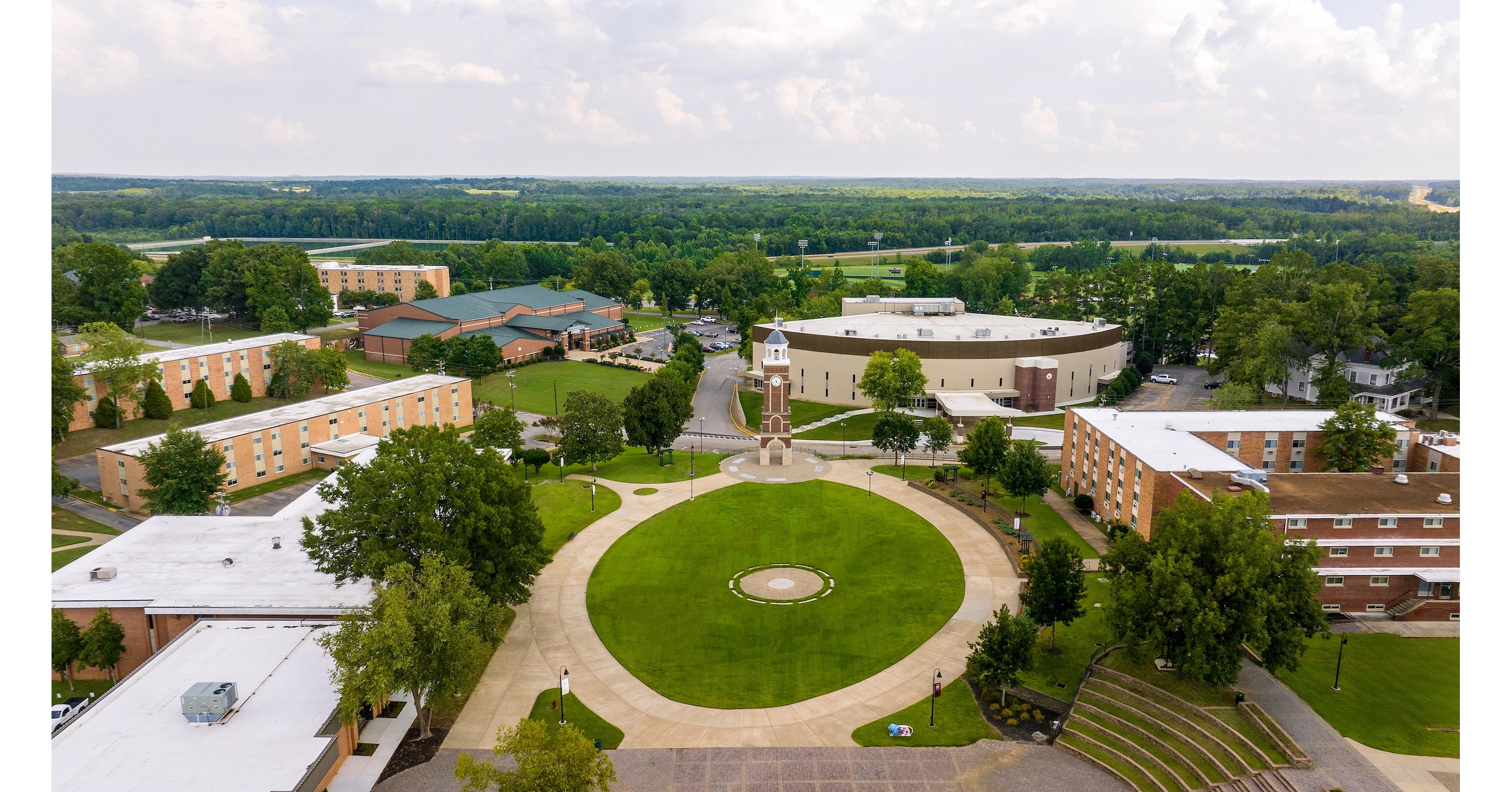 FHU Earns Three Spots in 2027 U.S. News Best Colleges Rankings