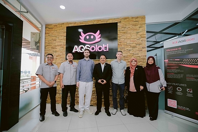 AQSolotl, a spin-off company from Singapore’s quantum ecosystem in collaboration with UTM performs research, development and commercialization of quantum computer controllers in Johor Bahru.