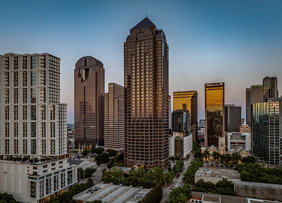 JLL arranges $406M financing for iconic Trammell Crow Center in Dallas
