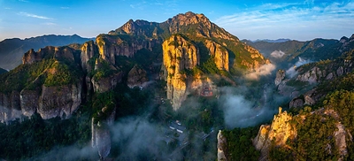 The photo shows the scenery of Yandangshan, a national 5A‑level tourist attraction and a UNESCO Global Geopark in east China. 
