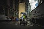 Quatro in Manhattan traffic