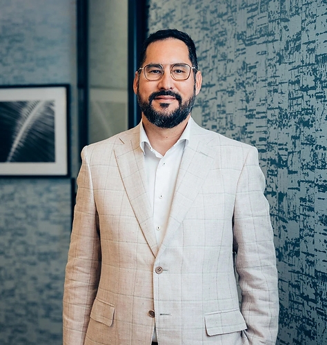 Dr. Luis Macias is an internationally renowned, highly-trained, double board-certified plastic surgeon.