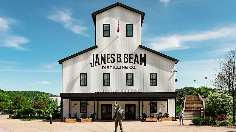 JAMES B. BEAM DISTILLING CO. WELCOMES FALL WITH A SEASON OF BOURBON, FOOD, MUSIC AND HOLIDAY EXPERIENCES