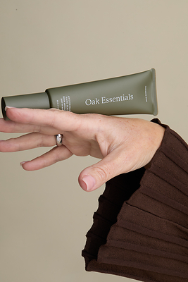 Oak Essentials Launches Antioxidant Hand Serum