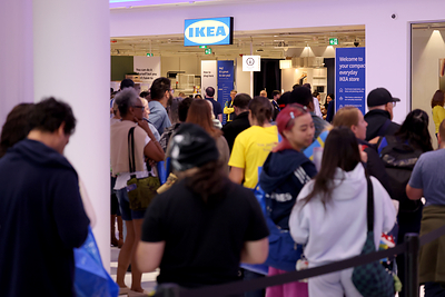 Thousands of London, Ontario residents welcomed the first compact IKEA store in Canada. The new store concept, designed for quick visits and everyday essentials, is now open in White Oaks Mall.  
