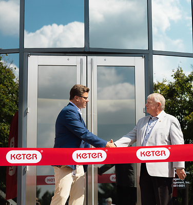 Louis Thurman, President of Keter North America (left) Jim Gilvin, Mayor of Alpharetta (right) Louis Thurman, President of Keter North America (left) Jim Gilvin, Mayor of Alpharetta (right)
