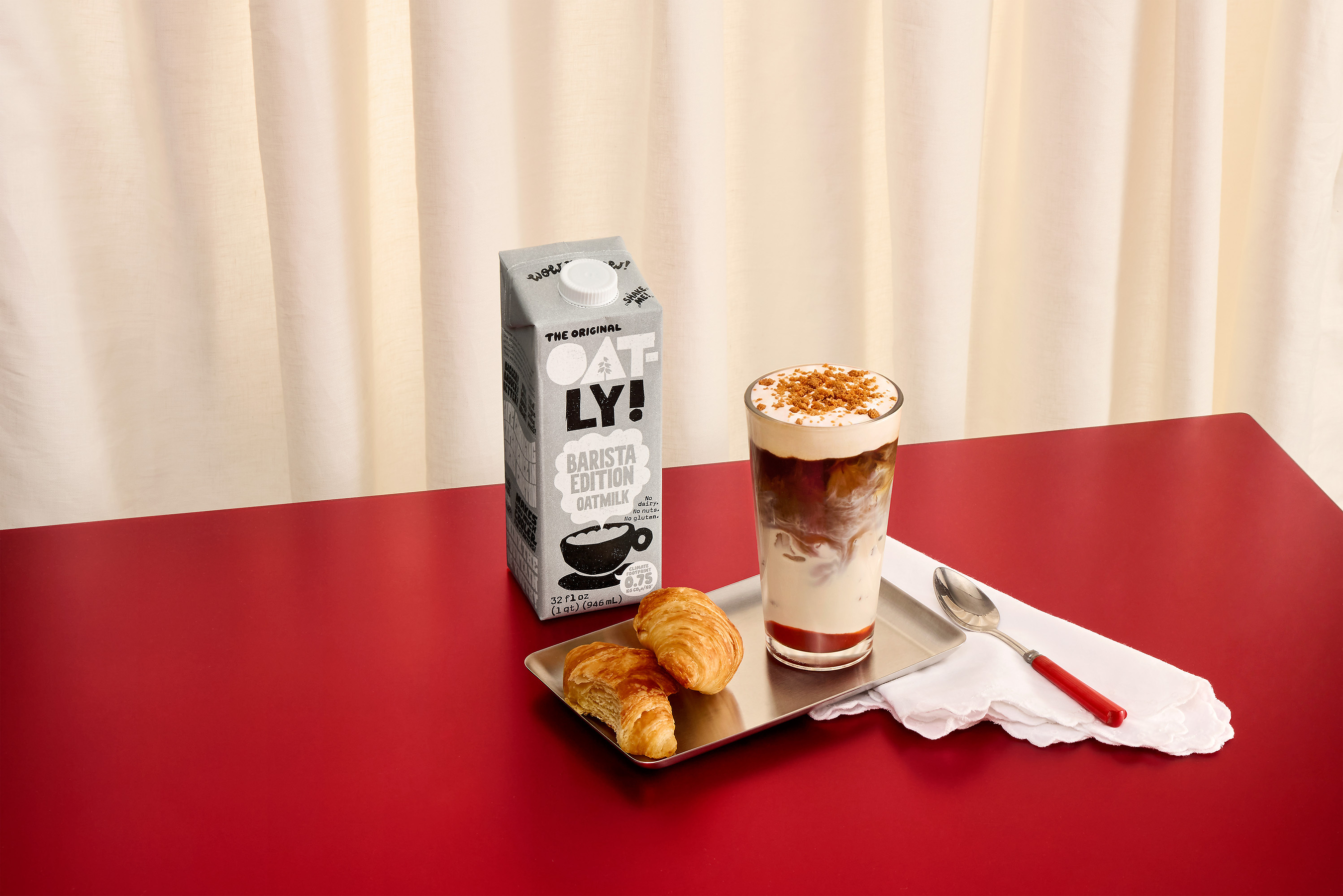 TOUS les JOURS and Oatly Launch Gochujang Caramel Latte Nationwide