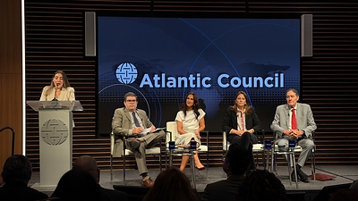 Da esquerda para a direita: Enrique Millán-Mejía, Senior Fellow do Adrienne Arsht Latin America Center do Atlantic Council; Yaneth Giha, Diretora Executiva da FIFARMA; Ana María Vesga Gaviria, Ministra da Saúde e Proteção Social da Colômbia; e Dr. Jarbas Barbosa, Diretor da Organização Pan-Americana da Saúde (OPAS), durante um diálogo de alto nível sobre investimento em saúde na América Latina e no Caribe, realizado no Atlantic Council, em Washington, D.C. 
Crédito da foto: FIFARMA