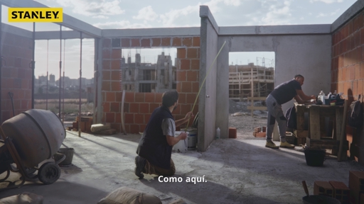 Stan, el nuevo personaje de STANLEY, es una caja de herramientas parlante con un ingenio afilado, que señala los sinsentidos de la obra con humor y honestidad.