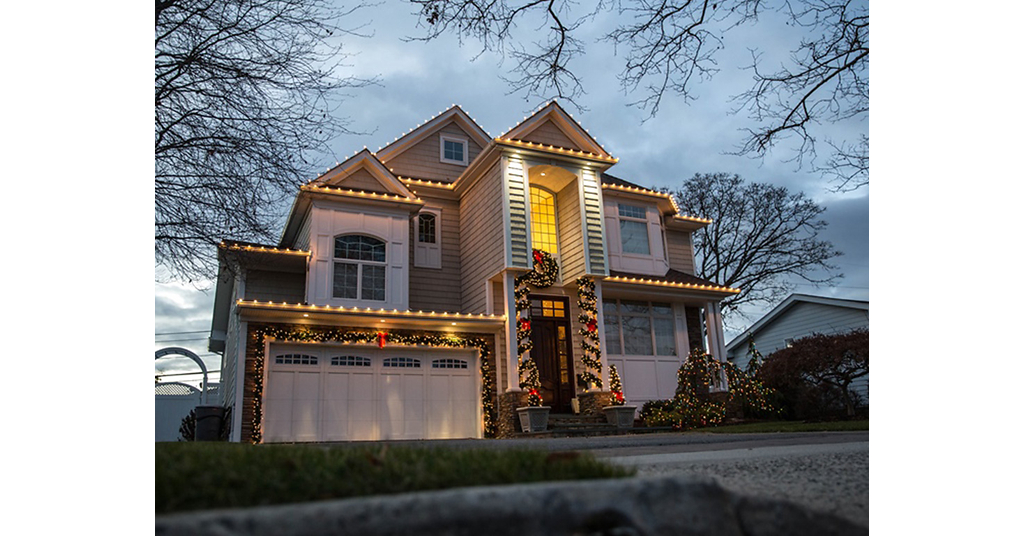 Pacific Lawn Sprinklers Turns Holiday Lighting From a Chore Into a Showstopper