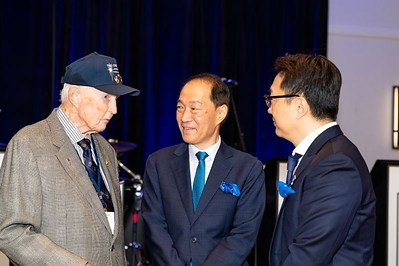The StarKist leadership team greeted veterans upon arrival at Chosin Few Gala. (Credit: David Winters Group)