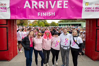 La 35e Course à la vie CIBC de la Société canadienne du cancer récolte 18 M$ pour le cancer du sein