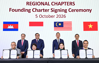 Country chapter leads for Cambodia, Indonesia, Malaysia and Vietnam sign MoUs to establish local ARC chapters, witnessed by Indonesian Ambassador to Singapore His Excellency Dr Hotmangaradja Pandjaitan and Vietnamese Ambassador to Singapore His Excellency Mr Tran Phuoc Anh. Also pictured are ARC Singapore Co-Chairmen Mr Chia Hock Lai and Mr Ivan Khua.