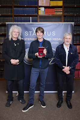 STARMUS FESTIVAL COFOUNDERS SIR BRIAN MAY AND GARIK ISRAELIAN PRESENTED PROFESSOR BRIAN COX WITH THE 2026 STEPHEN HAWKING MEDAL FOR SCIENCE COMMUNICATION