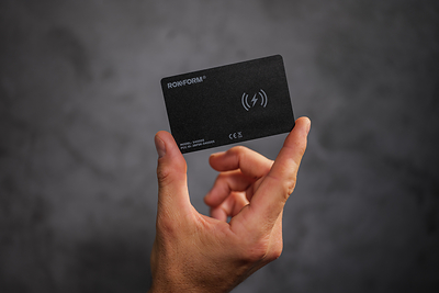 ROKFORM Introduces Signal Card, A Credit Card-Sized Wallet Tracker For iPhone And Android