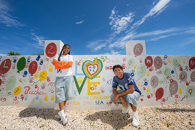KIDZ BOP Kids Aleah and Cliff visited the Bethany’s Education and Social Training (B.E.S.T.) Institute in Turks and Caicos as part of the Sandals Foundation’s Reading Road Trip, spending time with local children and sharing their love of reading, music and fun.
Photo Credit: No Filter Photography for Beaches Resorts