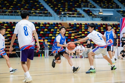 Throughout the event, young people from the Guangdong, Hong Kong and Macao competed side by side, honing their skills and forging friendships amidst the cheers and applause—fully demonstrating the power of sports to transcend geographical boundaries and unite the youth. Throughout the event, young people from the Guangdong, Hong Kong and Macao competed side by side, honing their skills and forging friendships amidst the cheers and applause—fully demonstrating the power of sports to transcend geographical boundaries and unite the youth.