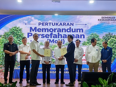 Malaysian Pepper Board (MPB) and Ajinomoto (Malaysia) Berhad exchange an MoU in Betong, Sarawak, supporting knowledge sharing, technology transfer and new opportunities for downstream pepper products.