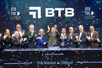 BTB célèbre son 20e anniversaire en procédant à la clôture du marché à la Bourse de Toronto