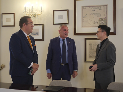 (From left to right) Carlo Micallef, CEO of the Malta Tourism Authority, together with Jo Etienne Abela, Malta's Minister for Tourism, met with Edison Chen, Vice President of Trip.com Group, for talks on China–Malta tourism cooperation. © Trip.com Group