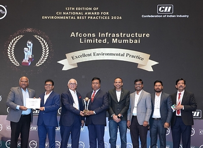 L-R: Mr. Mihir Mishra, Vice President - CPE, Afcons (2nd from left), Mr. Sumon Paul, Assistant General Manager - HSE (4th from left), along with the Afcons team, received the award