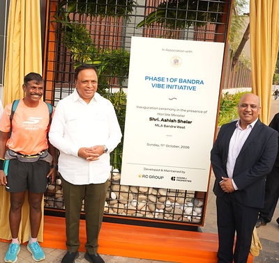 L-R: Vishvas Mote, Deputy Commissioner, BMC, Adv. Ashish Shelar, MLA and Amitesh Shah, CEO, Mumbai MMR Region, Godrej Properties inaugurating the First Milestone of Bandra Bay Transformation