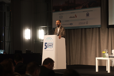 Islamic finance must compete for mainstream savers and investors, London summit hears