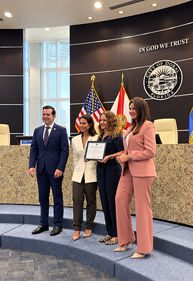 Laura Termini y oficiales de la ciudad del Doral Laura Termini y oficiales de la ciudad del Doral