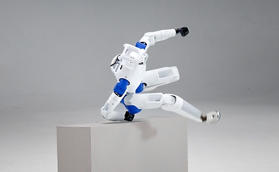Plus de boîtes noires : RoboParty lance RP1, une solution open source complète.