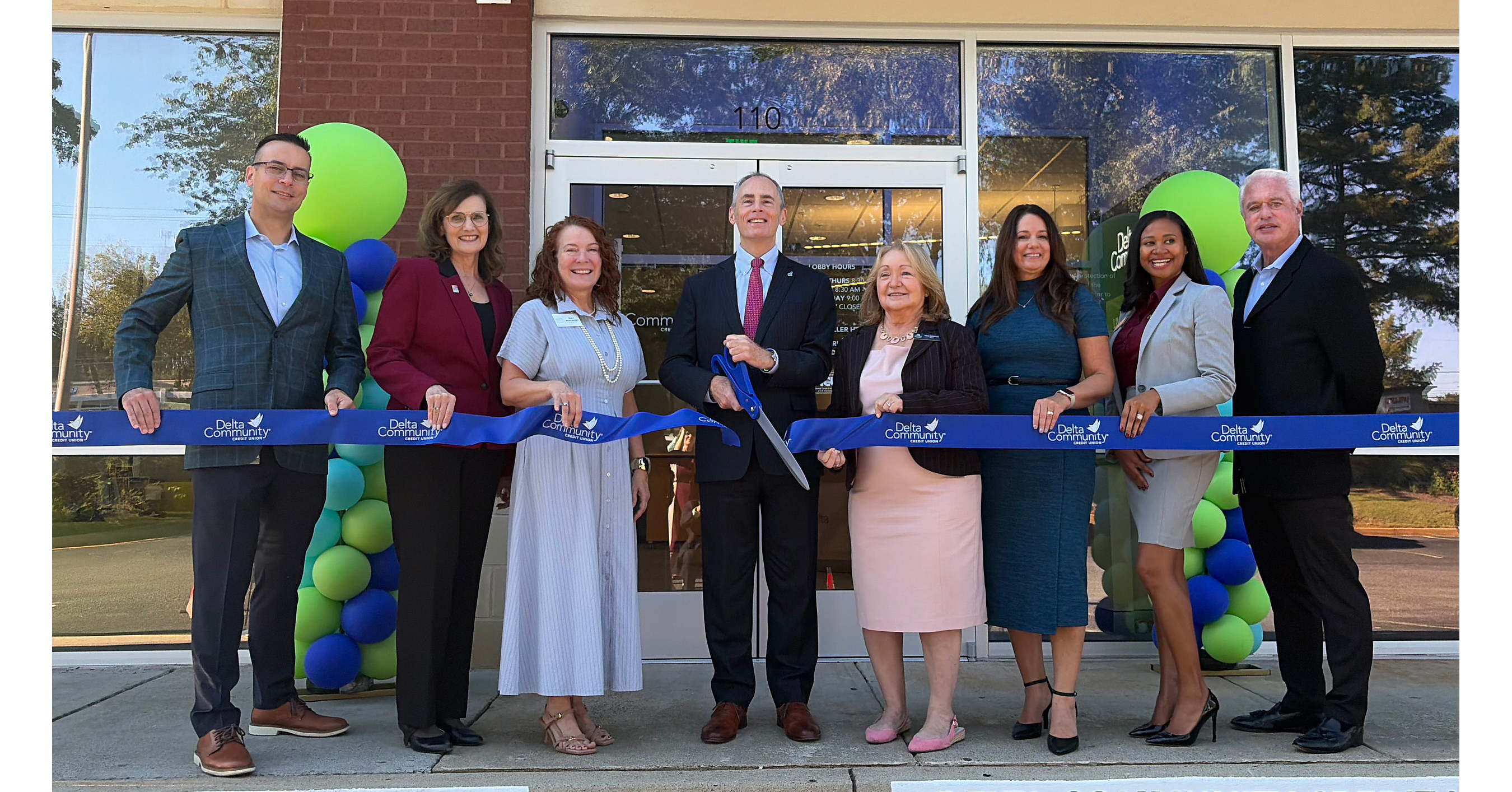 Delta Community Celebrates Opening of Roswell Branch