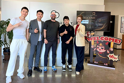 Left to Right: David Zhao, Co-founder of Chubby Group; Harby Yang, Co-founder of Chubby Group; Matt Roberts, Co-founder and Partner of Prysm Capital; Alex Li, COO of Chubby Supply; Joyce Li, COO of Chubby Group