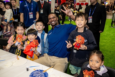 The concluding event of the Impact Week, the Community Basketball Carnival Oct. 11 at NBA HOUSE, brings together 200 participants, including NBA legend Chris Bosh and coaches, athletes from Macau Special Olympics, members of local social service organisations, and Sands Global Ambassador Sir David Beckham. Through a basketball clinic and family-oriented interactive experiences, the carnival promoted community engagement and social inclusion. The concluding event of the Impact Week, the Community Basketball Carnival Oct. 11 at NBA HOUSE, brings together 200 participants, including NBA legend Chris Bosh and coaches, athletes from Macau Special Olympics, members of local social service organisations, and Sands Global Ambassador Sir David Beckham. Through a basketball clinic and family-oriented interactive experiences, the carnival promoted community engagement and social inclusion.