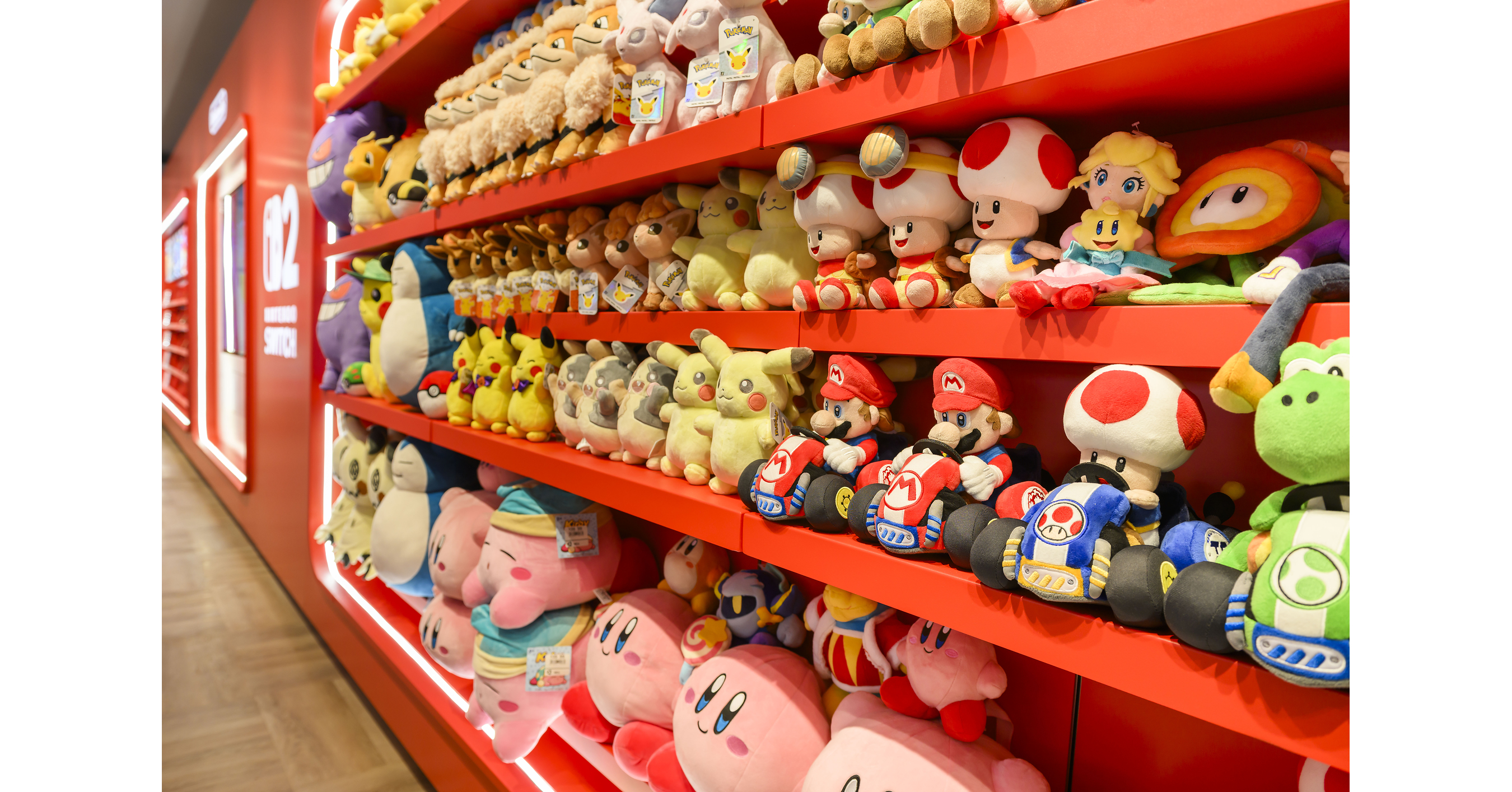FIRST LOOK: NINTENDO'S FIRST-EVER STORE-WITHIN-A-STORE EXPERIENCE IN ...