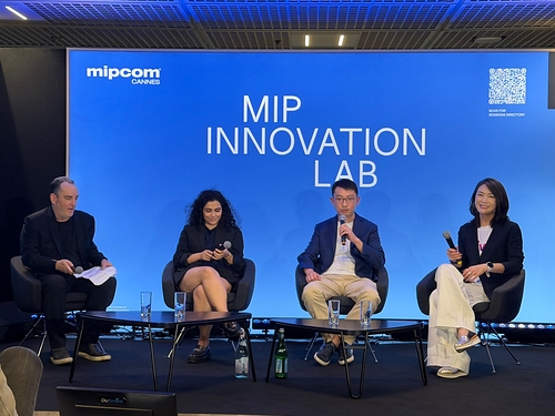 Stephen Liu, Chief Financial Officer of NetShort (second from the right), speaks at the MIPCOM panel “Beyond the Gold Rush: What’s Next in Vertical Storytelling?” Stephen Liu, Chief Financial Officer of NetShort (second from the right), speaks at the MIPCOM panel “Beyond the Gold Rush: What’s Next in Vertical Storytelling?”