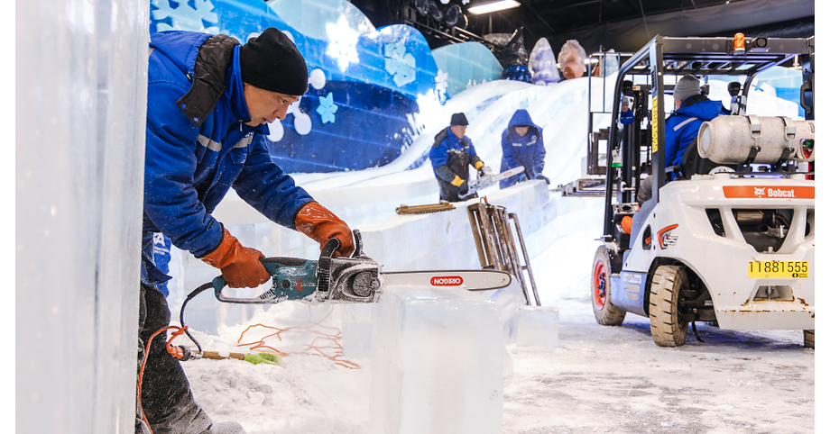 World-Renowned Artisans Begin Carving the Immersive Christmas Experience, ice!™, at Resorts Across the Country