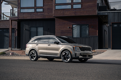KIA ANUNCIA LOS PRECIOS DEL SORENTO PHEV 2027