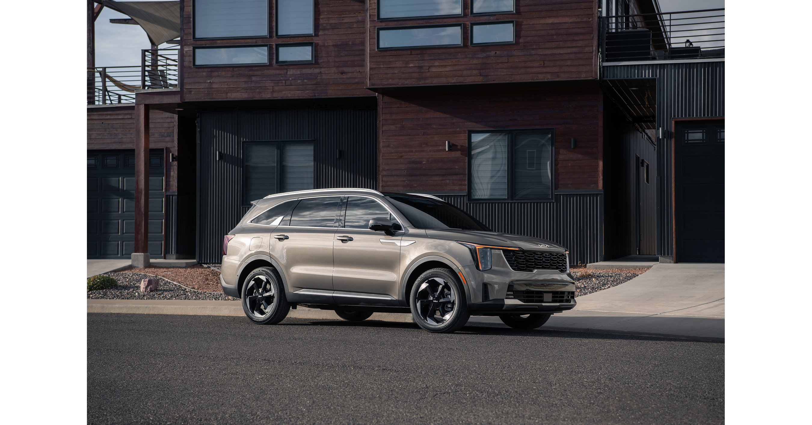 KIA ANUNCIA LOS PRECIOS DEL SORENTO PHEV 2027