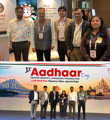 Top Image: Shri Vivek Chandra Verma (Deputy Director General (Media), UIDAI), with Siddharth Pandey (President- Growth and Revenue) and Team Daffodil
Bottom Image: Shri Praveen Choudhary (Director (Media), UIDAI) with Team Daffodil