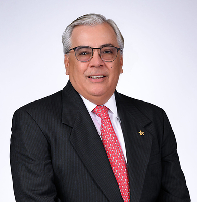 Noé Hinojosa Jr. of TRB Securities Receives 2026 Hispanic Business Salute Award