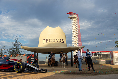 CIRCUIT OF THE AMERICAS AND TECOVAS TEAM UP TO UNVEIL THE "WORLD'S LARGEST COWBOY HAT" AHEAD OF THE FORMULA 1 UNITED STATES GRAND PRIX