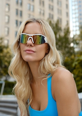 The Reebok Powered by Lucyd Flash style. Image courtesy of Innovative Eyewear, Inc. 
