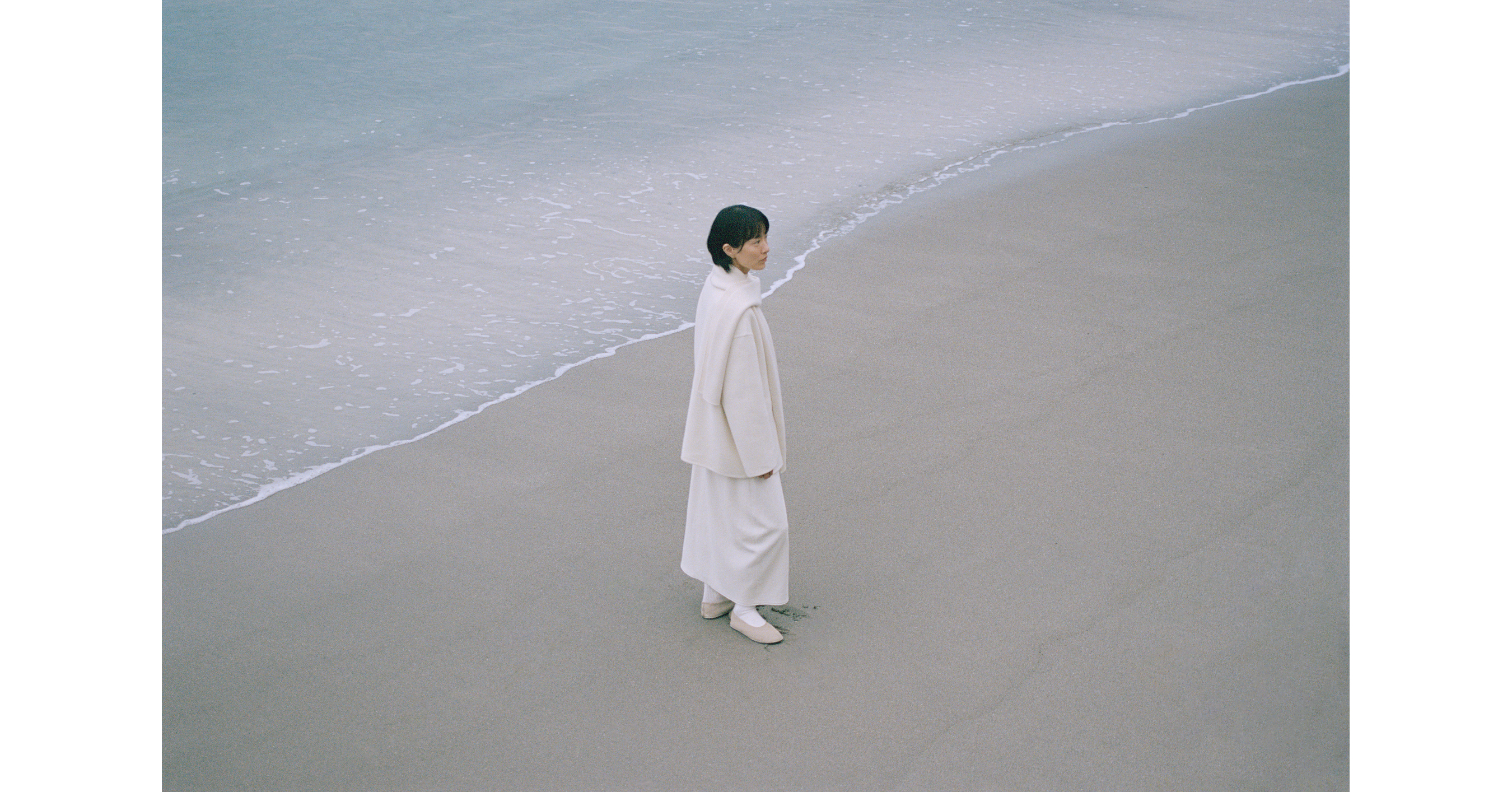 INSIS Brings Natural Ease into Focus Through Materials and Subtle Chinese Design