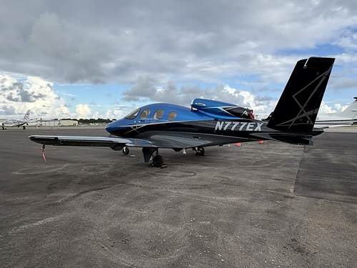 Cirrus Vision Jet G3 N777EX in Palm Beach. Cirrus Vision Jet G3 N777EX in Palm Beach.