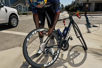 L39ION of Los Angeles Names CYCPLUS Official Smart Trainer and Official Mini Pump Partner
