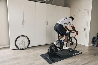 Justin Williams on the CYCPLUS R200 Smart Trainer. Photo Credit: Alex Nolan