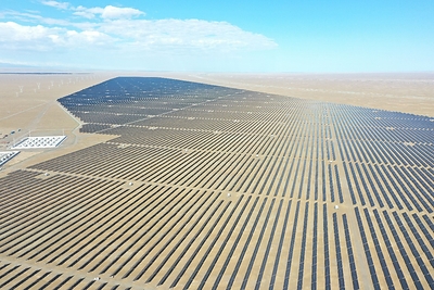A 'Blue Great Wall' Rises on the Gobi Desert A 'Blue Great Wall' Rises on the Gobi Desert