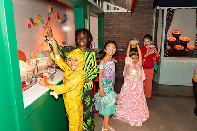 TRICK OR TREAT! ONE TIMES SQUARE CANDY EXPERIENCE TO BECOME ONE-STOP DESTINATION FOR TRICK-OR-TREATING THIS HALLOWEEN SEASON