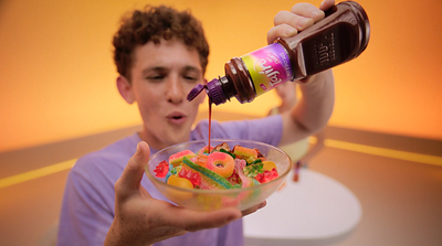 Dale un Twist a tus antojos con el NUEVO Tajín® Twist Chamoy Sauce