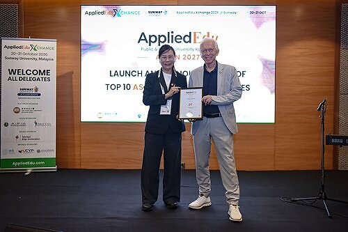 Mandy Mok, Founder and Chief Executive Officer of AppliedEdu and Professor Sibrandes Poppema, President and Vice-Chancellor of Sunway University This image opens in the lightbox