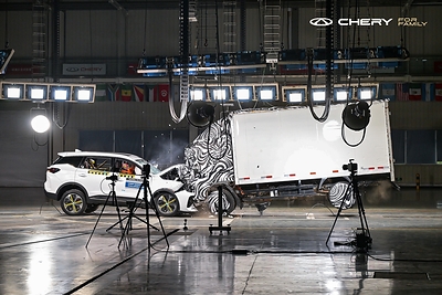 La sécurité. Pour toute la famille | Les résultats des crash-tests TIGGO7 témoignent de l'engagement de CHERY envers la sécurité familiale